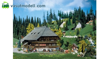 FALLER 130366 Fekete erdei gazdas�g