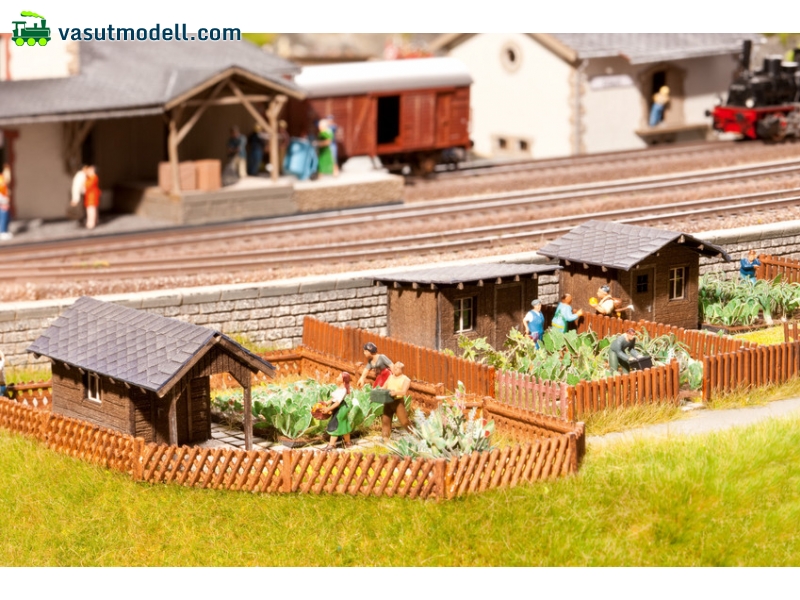 NOCH 66804 Laser-Cut építőkészlet: Kerti épületek készlet, 3 részes NOCH 66804 Laser-Cut építőkészlet: Kerti épületek készlet, 3 részes