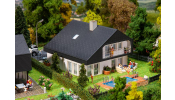 FALLER 130642 Wohnhaus mit Plattendach FALLER 130642 Wohnhaus mit Plattendach